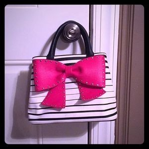 Super adorable Betsey Johnson purse